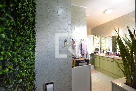 Casa à venda com 400m², 5 quartos e 4 vagasBanheiro da Suíte 2