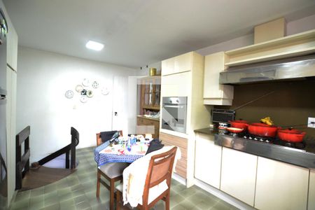 Casa à venda com 400m², 5 quartos e 4 vagasCozinha