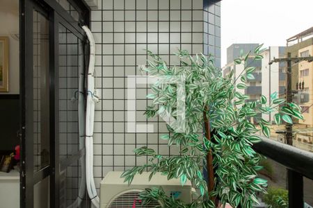 Varanda de apartamento para alugar com 2 quartos, 63m² em Jardim Las Palmas, Guarujá