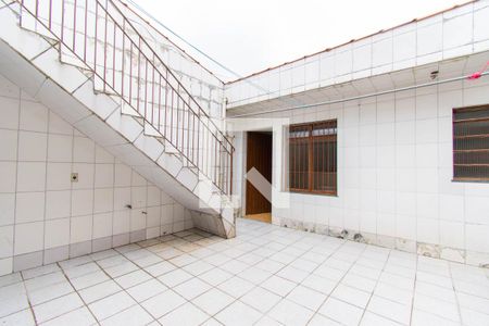 Casa para alugar com 75m², 2 quartos e 1 vagaQuintal