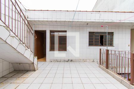 Casa para alugar com 75m², 2 quartos e 1 vagaQuintal