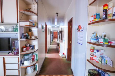 Casa à venda com 430m², 8 quartos e 8 vagasCorredor