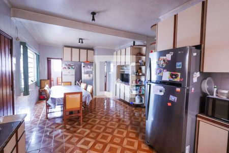 Casa à venda com 430m², 8 quartos e 8 vagasCozinha