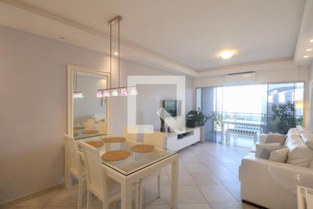 Sala de apartamento para alugar com 2 quartos, 96m² em Morro do Maluf, Guarujá