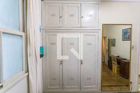 Casa à venda com 316m², 5 quartos e 3 vagas Casa à venda com 316m², 5 quartos e 3 vagasArmário do Quarto 2