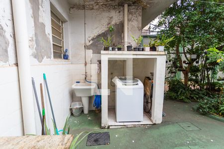 Casa à venda com 316m², 5 quartos e 3 vagas Casa à venda com 316m², 5 quartos e 3 vagasÁrea de Serviço