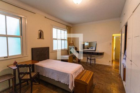 Casa à venda com 316m², 5 quartos e 3 vagas Casa à venda com 316m², 5 quartos e 3 vagasSuíte