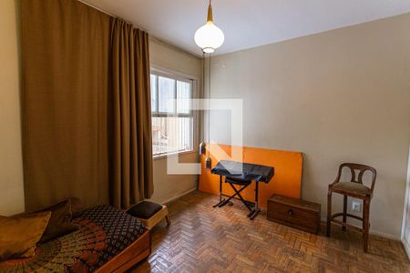 Casa à venda com 316m², 5 quartos e 3 vagas Casa à venda com 316m², 5 quartos e 3 vagasQuarto 4