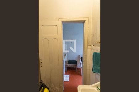 Casa à venda com 316m², 5 quartos e 3 vagas Casa à venda com 316m², 5 quartos e 3 vagasBanheiro de Serviço