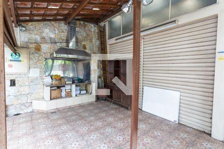 Casa à venda com 316m², 5 quartos e 3 vagas Casa à venda com 316m², 5 quartos e 3 vagasGaragem