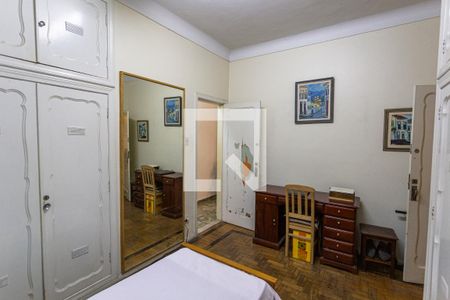 Casa à venda com 316m², 5 quartos e 3 vagas Casa à venda com 316m², 5 quartos e 3 vagasQuarto 2