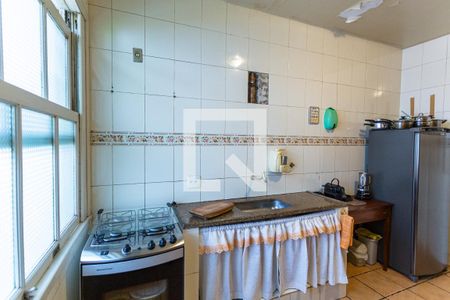 Casa à venda com 316m², 5 quartos e 3 vagas Casa à venda com 316m², 5 quartos e 3 vagasCozinha 2