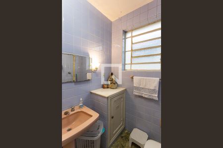 Casa à venda com 316m², 5 quartos e 3 vagas Casa à venda com 316m², 5 quartos e 3 vagasBanheiro da Suíte