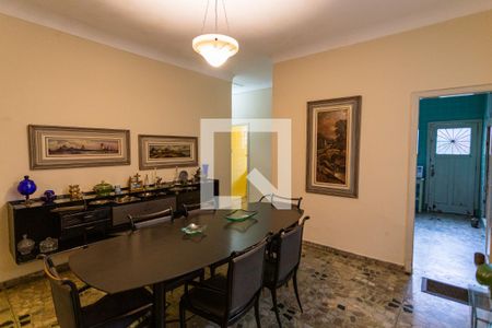 Casa à venda com 316m², 5 quartos e 3 vagas Casa à venda com 316m², 5 quartos e 3 vagasCopa