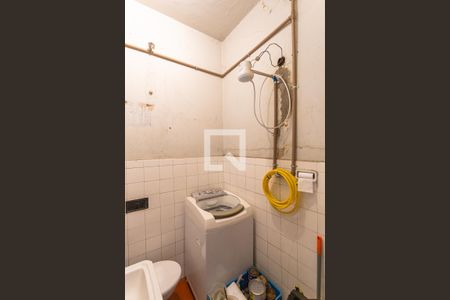 Casa à venda com 316m², 5 quartos e 3 vagas Casa à venda com 316m², 5 quartos e 3 vagasBanheiro de Serviço