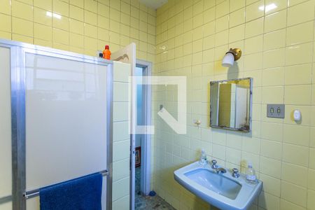 Casa à venda com 316m², 5 quartos e 3 vagas Casa à venda com 316m², 5 quartos e 3 vagasBanheiro Social 1