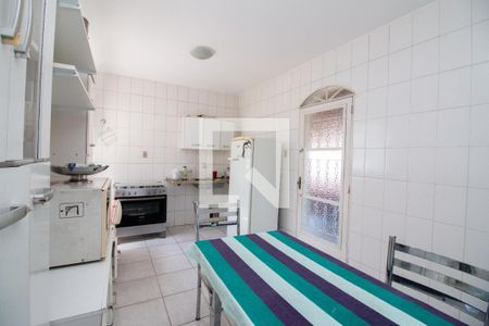 Casa à venda com 375m², 3 quartos e 3 vagasCozinha