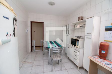 Casa à venda com 375m², 3 quartos e 3 vagasCozinha