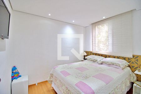 Quarto 1 de apartamento à venda com 2 quartos, 42m² em Paraisópolis, São Paulo