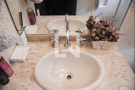 Casa à venda com 140m², 3 quartos e 3 vagasBanheiro da Suíte