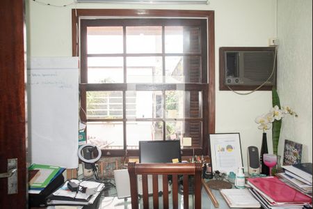 Casa à venda com 140m², 3 quartos e 3 vagasEscritório