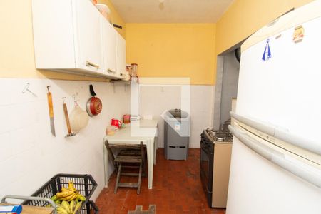 Casa à venda com 60m², 4 quartos e 4 vagas Casa à venda com 60m², 4 quartos e 4 vagasCozinha 2 - Edícula