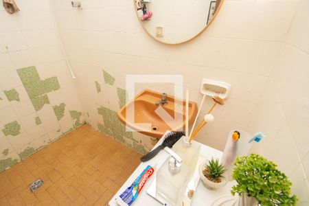 Casa à venda com 60m², 4 quartos e 4 vagas Casa à venda com 60m², 4 quartos e 4 vagasBanheiro