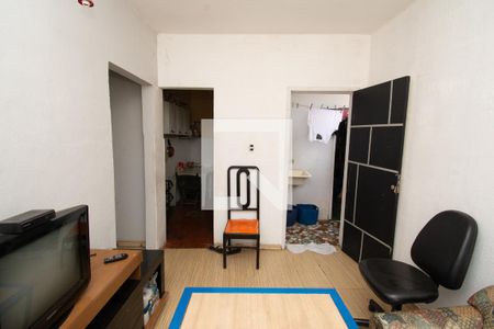 Casa à venda com 60m², 4 quartos e 4 vagas Casa à venda com 60m², 4 quartos e 4 vagasSala - Edícula