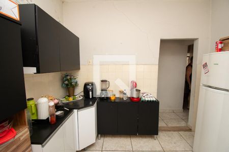 Casa à venda com 60m², 4 quartos e 4 vagas Casa à venda com 60m², 4 quartos e 4 vagasCozinha