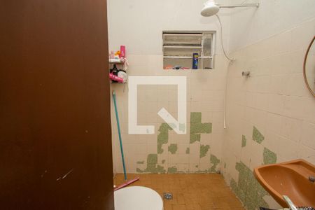 Casa à venda com 60m², 4 quartos e 4 vagas Casa à venda com 60m², 4 quartos e 4 vagasBanheiro