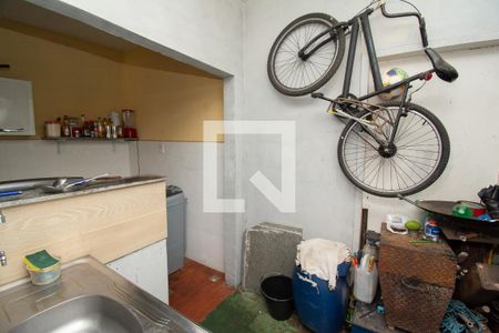Casa à venda com 60m², 4 quartos e 4 vagas Casa à venda com 60m², 4 quartos e 4 vagasCozinha 2 - Edícula