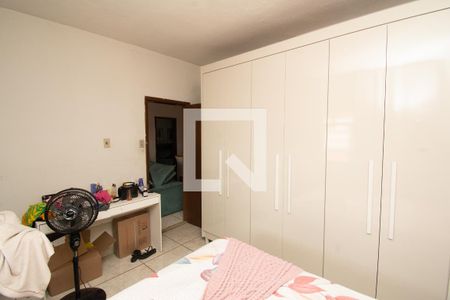 Casa à venda com 60m², 4 quartos e 4 vagas Casa à venda com 60m², 4 quartos e 4 vagasQuarto 3