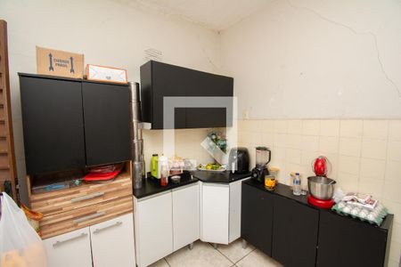 Casa à venda com 60m², 4 quartos e 4 vagas Casa à venda com 60m², 4 quartos e 4 vagasCozinha