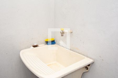 Casa à venda com 60m², 4 quartos e 4 vagas Casa à venda com 60m², 4 quartos e 4 vagasÁrea de Serviço