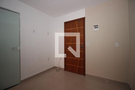 Sala de kitnet/studio para alugar com 1 quarto, 30m² em Setor Habitacional Samambaia (taguatinga), Brasília