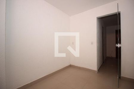 Quarto  de kitnet/studio para alugar com 1 quarto, 30m² em Setor Habitacional Samambaia (taguatinga), Brasília