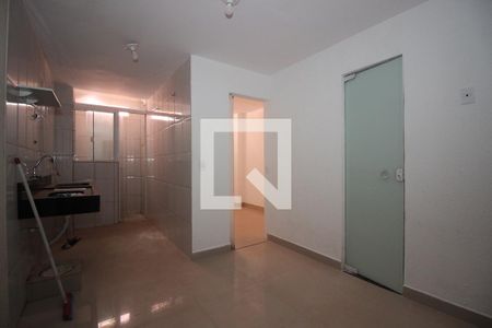 Sala de kitnet/studio para alugar com 1 quarto, 30m² em Setor Habitacional Samambaia (taguatinga), Brasília