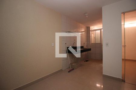 Sala de kitnet/studio para alugar com 1 quarto, 30m² em Setor Habitacional Samambaia (taguatinga), Brasília