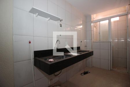 Cozinha de kitnet/studio para alugar com 1 quarto, 30m² em Setor Habitacional Samambaia (taguatinga), Brasília