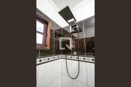 Casa à venda com 360m², 4 quartos e 8 vagasChuveiro