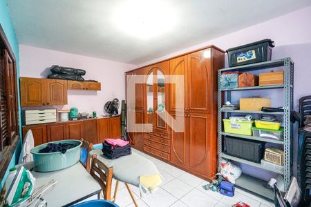 Casa à venda com 360m², 4 quartos e 8 vagasQuarto de serviço