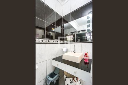 Casa à venda com 360m², 4 quartos e 8 vagasBanheiro da suíte 02