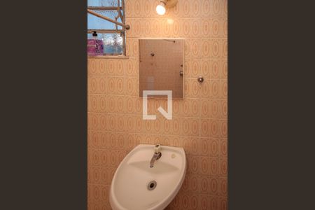 Casa de condomínio à venda com 81m², 3 quartos e sem vagaBanheiro