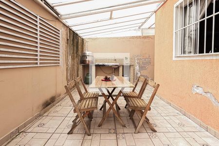 Casa para alugar com 101m², 3 quartos e 6 vagas Casa para alugar com 101m², 3 quartos e 6 vagasQuintal