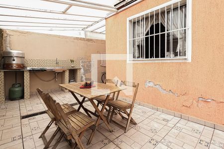 Casa para alugar com 101m², 3 quartos e 6 vagas Casa para alugar com 101m², 3 quartos e 6 vagasQuintal