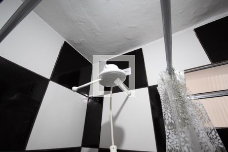 Banheiro de kitnet/studio para alugar com 1 quarto, 40m² em Cipava, Osasco