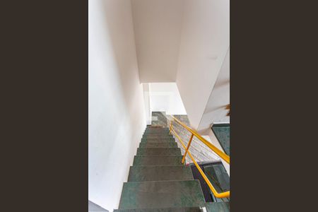 Casa à venda com 227m², 3 quartos e 3 vagasEscada da Entrada Casa