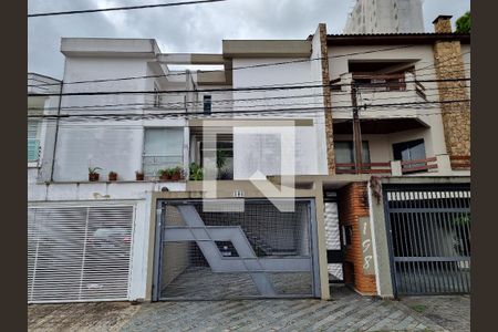 Casa à venda com 227m², 3 quartos e 3 vagasFachada
