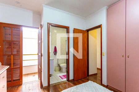 Casa à venda com 227m², 3 quartos e 3 vagasSuite 2