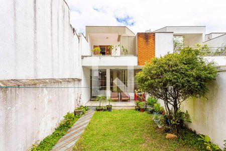 Casa à venda com 227m², 3 quartos e 3 vagasQuintal Fundos